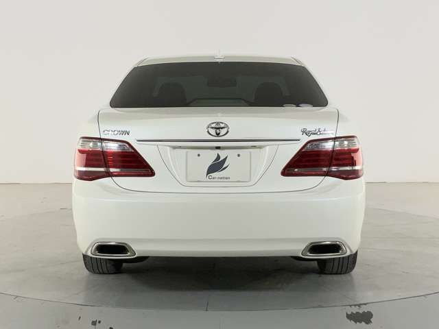 CROWN sedan
