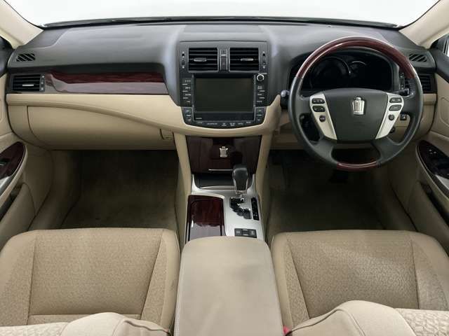 CROWN sedan