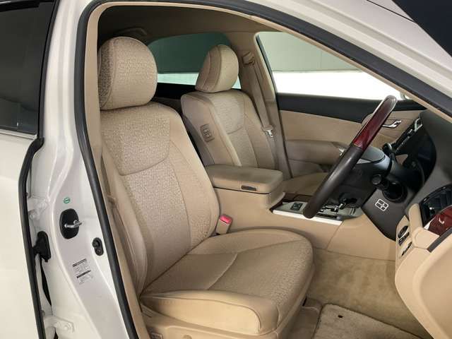 CROWN sedan