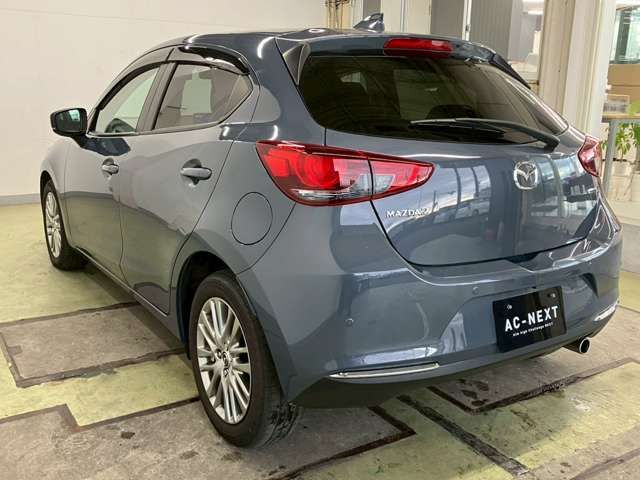 MAZDA2
