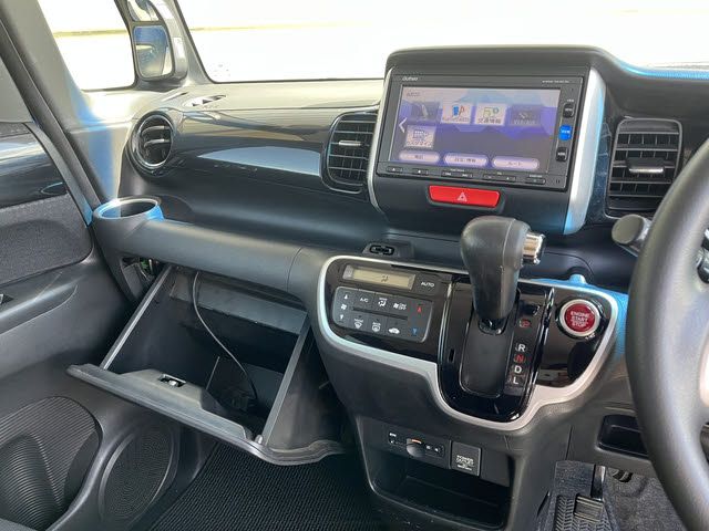 N BOX CUSTOM
