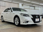 CROWN sedan hybrid