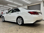 CROWN sedan hybrid