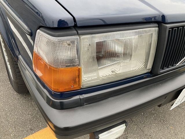 VOLVO 240 sedan
