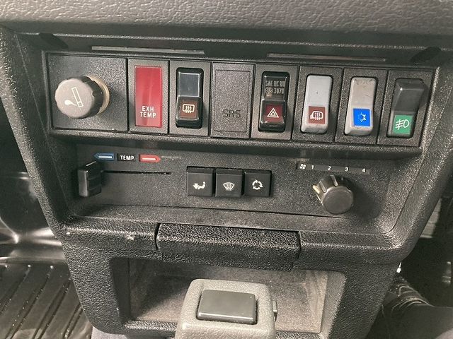VOLVO 240 sedan