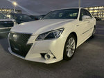 CROWN sedan hybrid