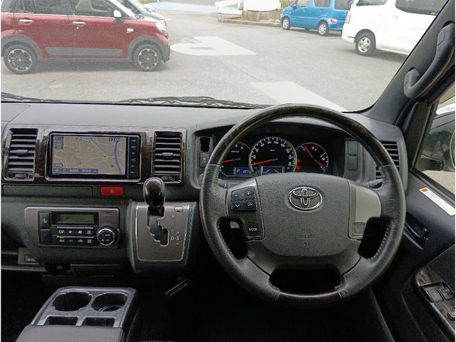REGIUSACE van 4WD