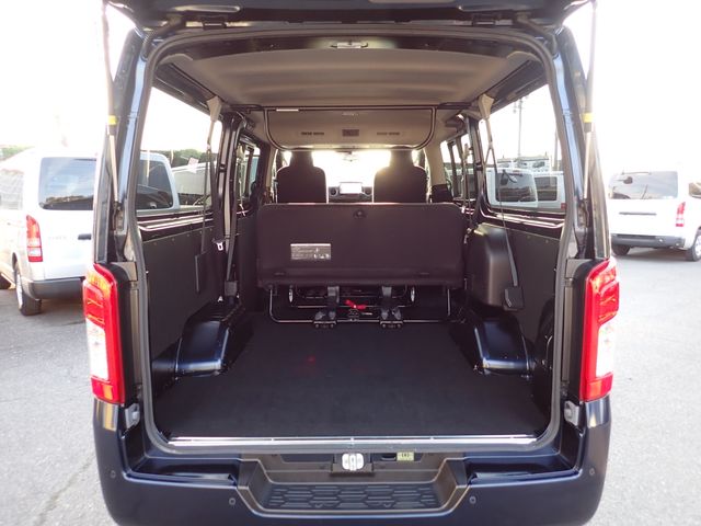 CARAVAN van 4WD