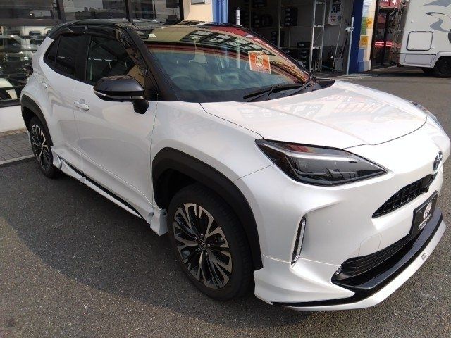 YARIS CROSS HYBRID
