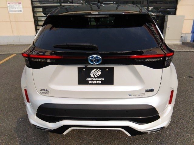 YARIS CROSS HYBRID