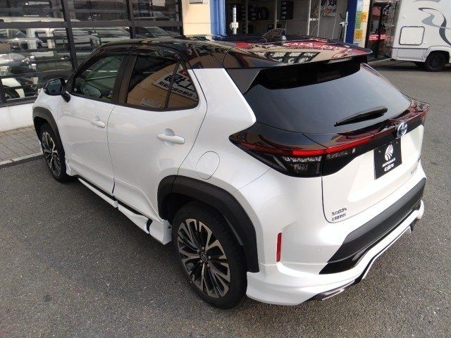 YARIS CROSS HYBRID