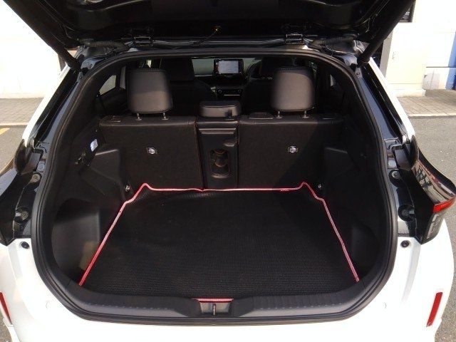 YARIS CROSS HYBRID