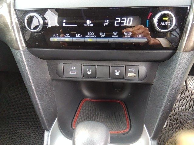 YARIS CROSS HYBRID