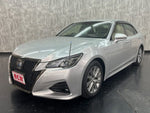 CROWN sedan hybrid