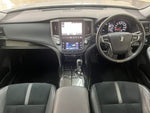 CROWN sedan hybrid