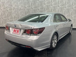 CROWN sedan hybrid