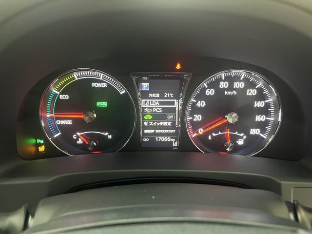 CROWN sedan hybrid
