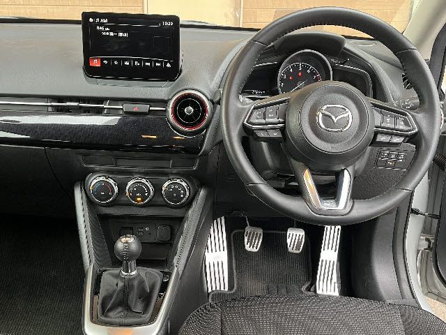 MAZDA2
