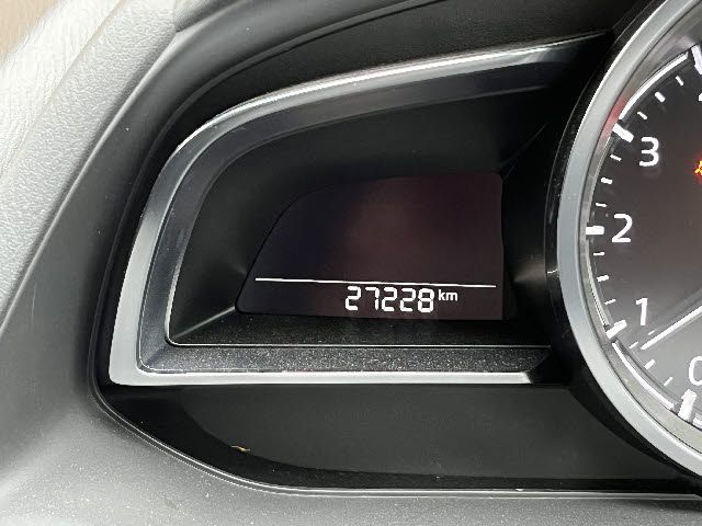 MAZDA2