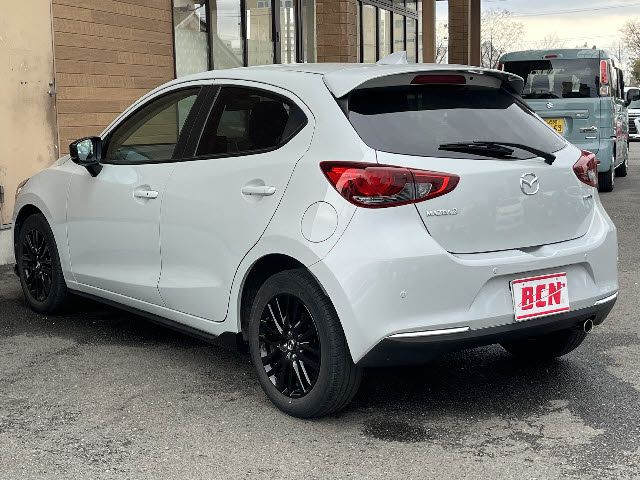 MAZDA2