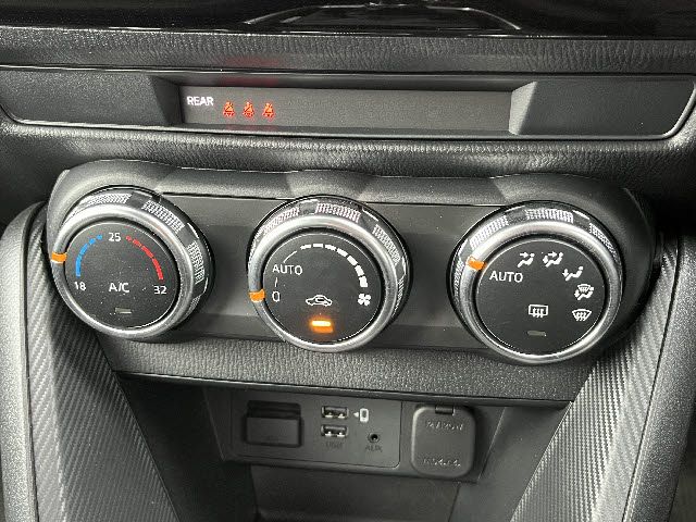 MAZDA2