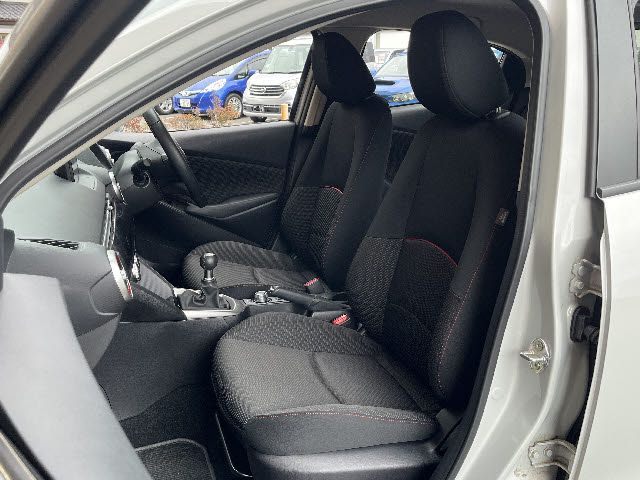 MAZDA2