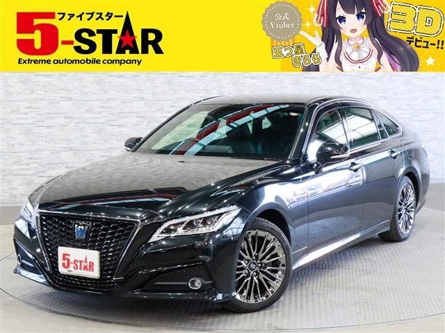 CROWN sedan hybrid
