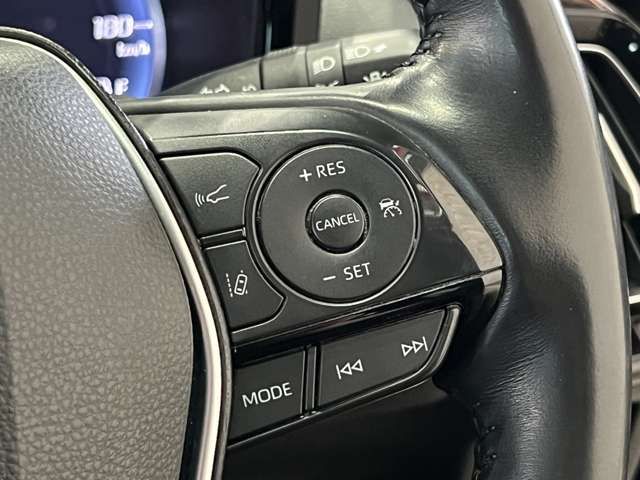 CROWN sedan hybrid