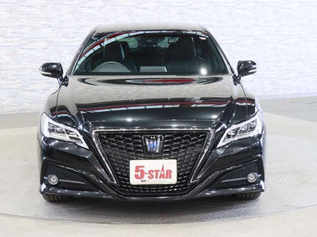 CROWN sedan hybrid