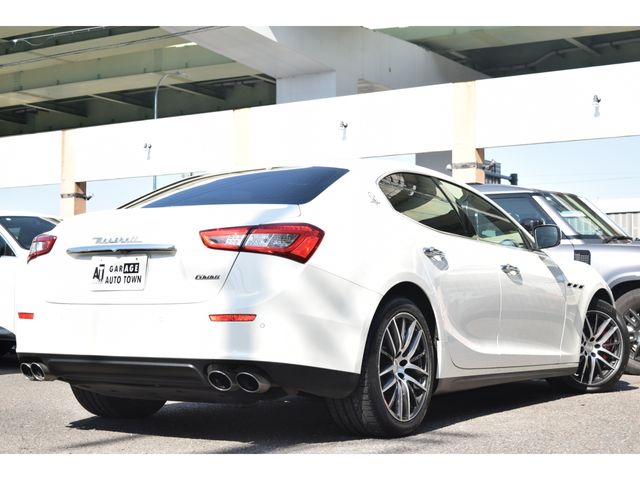 MASERATI GHIBLI Sedan