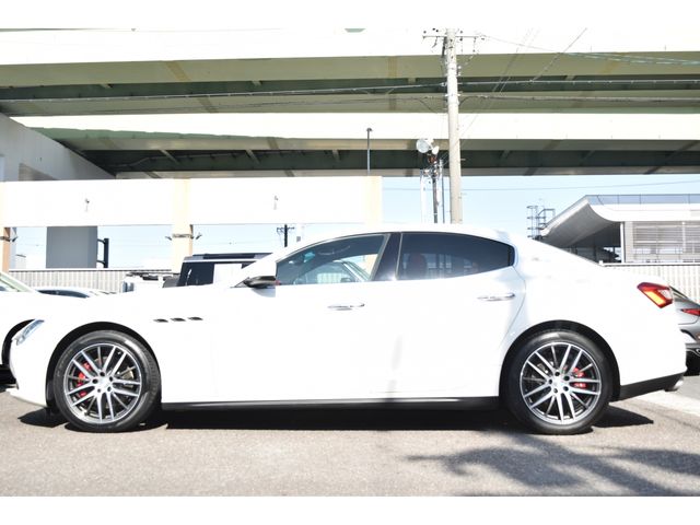 MASERATI GHIBLI Sedan