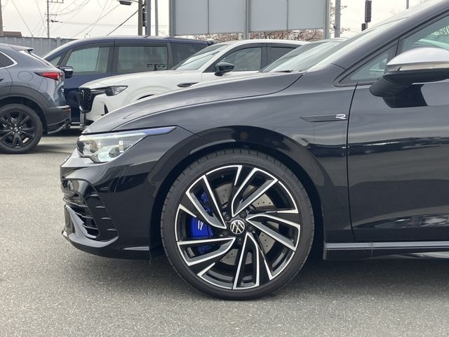 VOLKSWAGEN GOLF R