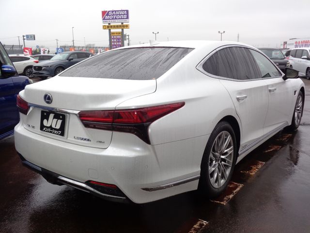 LEXUS LS500h 4WD