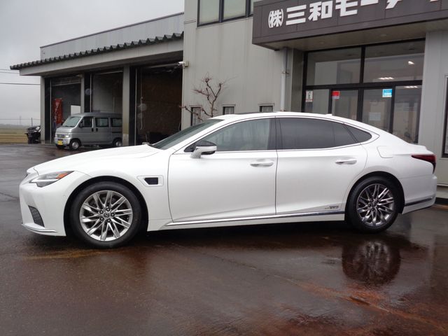 LEXUS LS500h 4WD