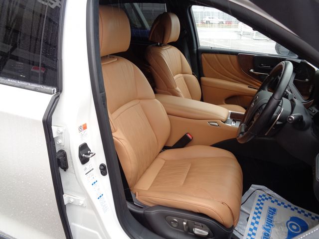 LEXUS LS500h 4WD
