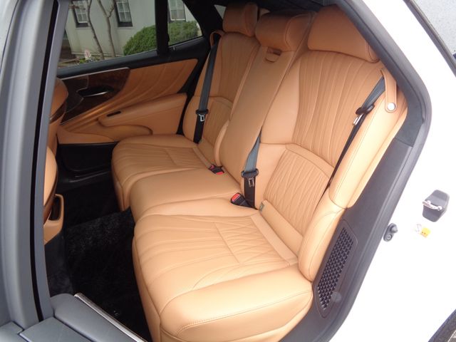 LEXUS LS500h 4WD