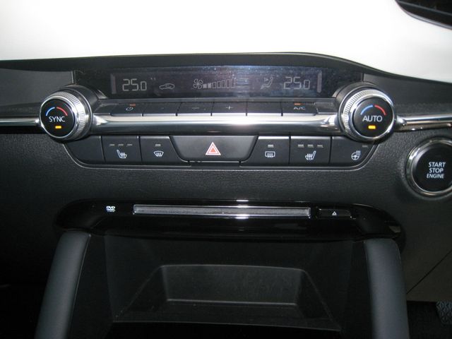 MAZDA3 SEDAN