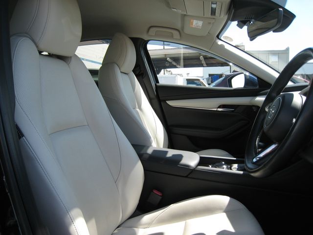 MAZDA3 SEDAN