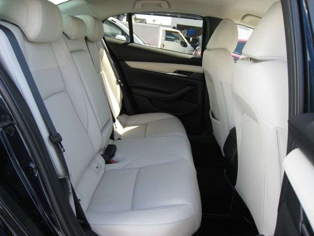 MAZDA3 SEDAN