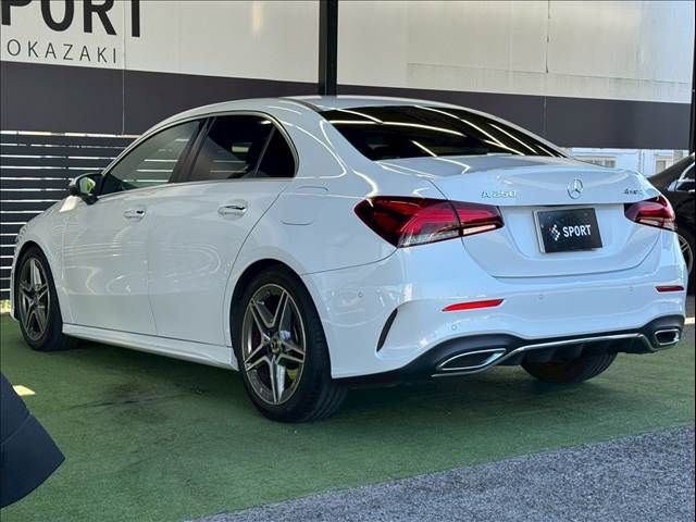MERCEDES BENZ A class sedan