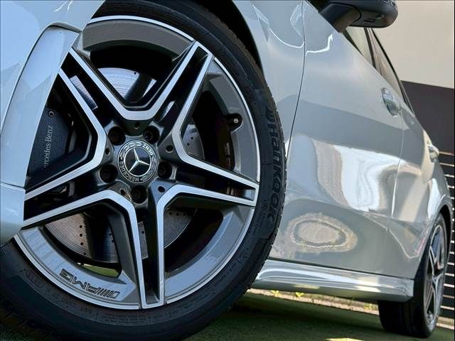 MERCEDES BENZ A class sedan