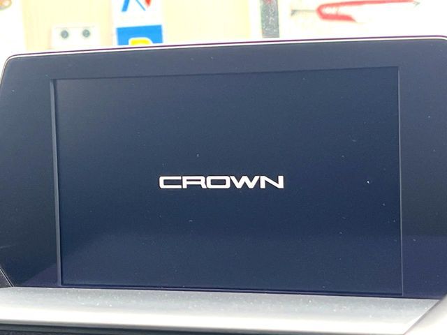 CROWN sedan hybrid