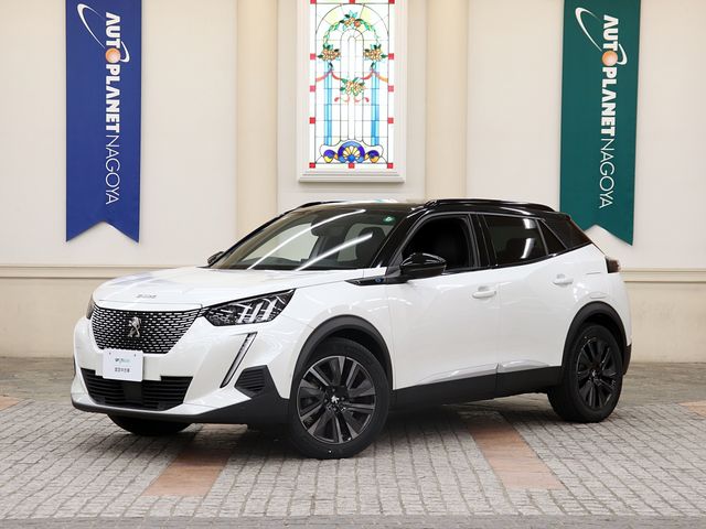 PEUGEOT e-2008