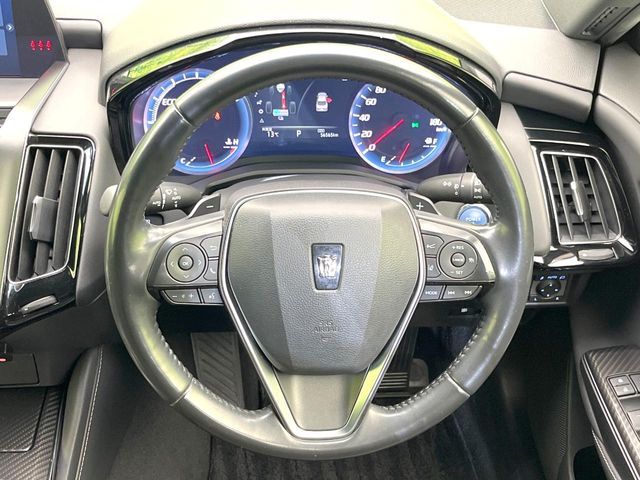 CROWN sedan hybrid