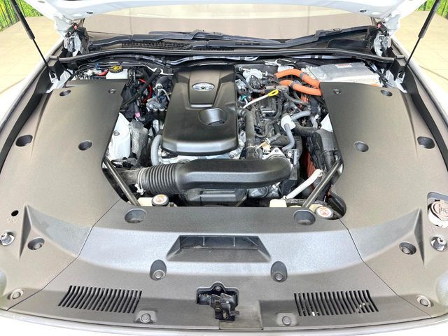 CROWN sedan hybrid