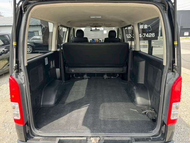 REGIUSACE 2WD van