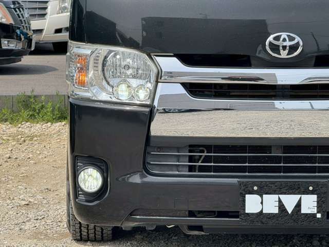 REGIUSACE 2WD van