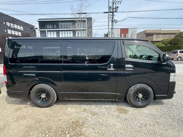 REGIUSACE 2WD van