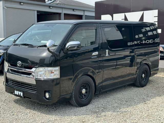 REGIUSACE 2WD van