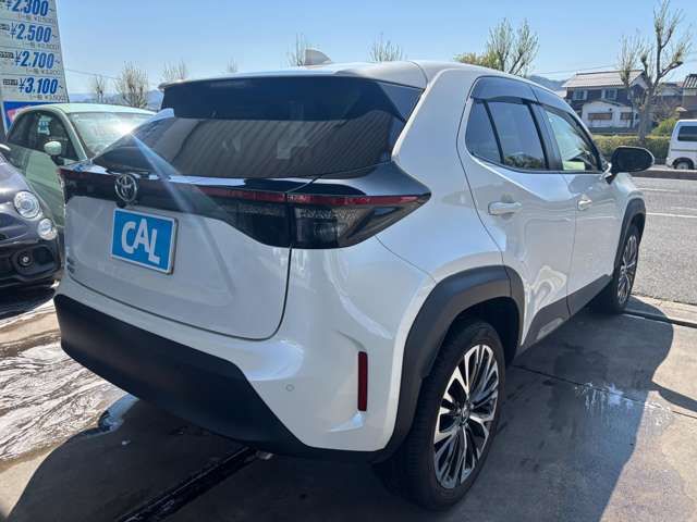 YARIS CROSS